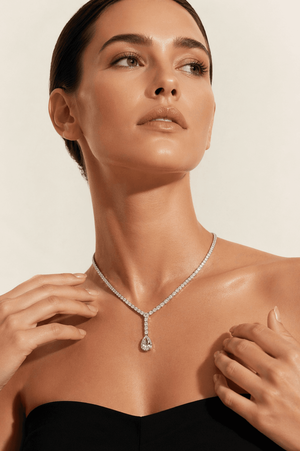 Velora Necklace